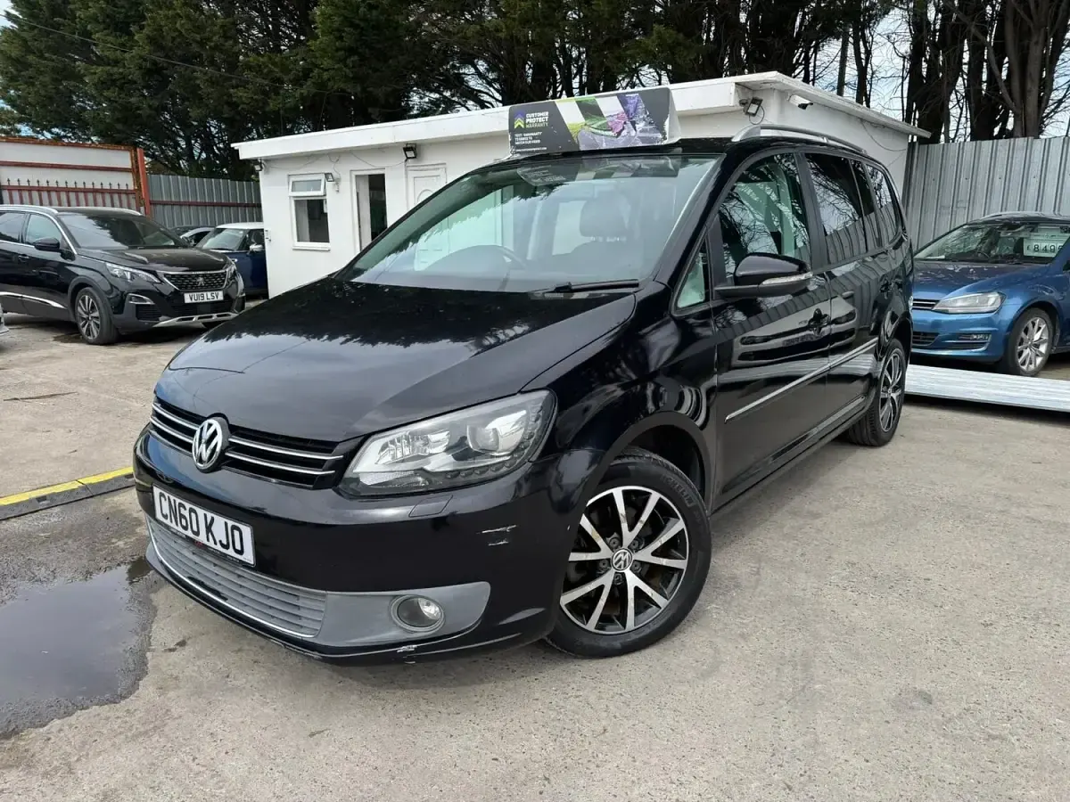 Used VW Touran SE 140 HP (102 kW) 2011 Black MPV