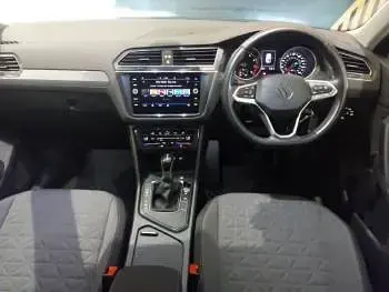 Usado VW Tiguan Life 150 CV (110 kW) 2021 Gris SUV