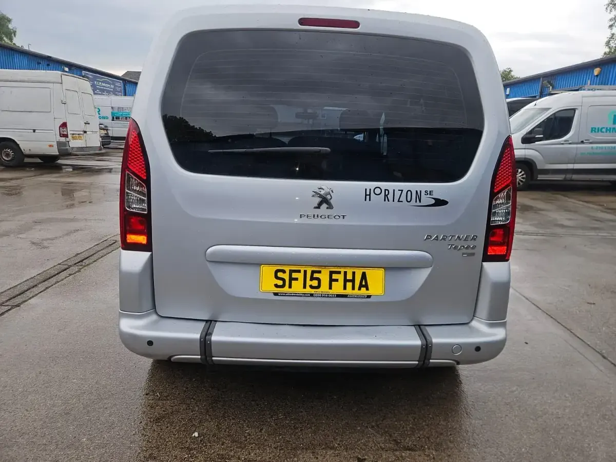 Used Peugeot TePee S 2015 Silver MPV