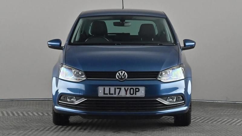 Used VW Polo Edition 90 HP (66 kW) 2017 Blue Hatchback