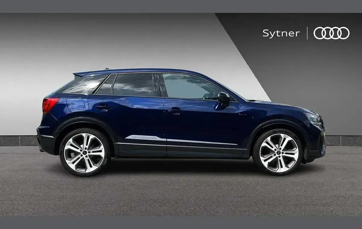 Used Audi SQ2 Comfort 300 HP (220 kW) 2023 Blue SUV