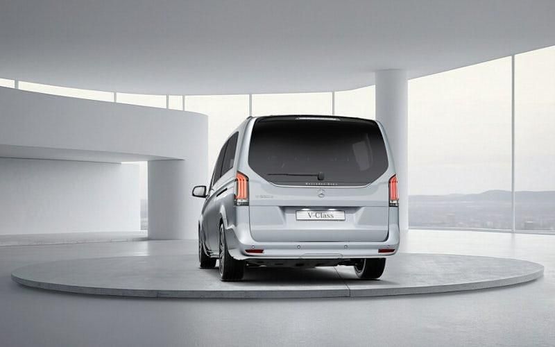 New Mercedes V220 Premium 163 HP (119 kW) 2025 MPV