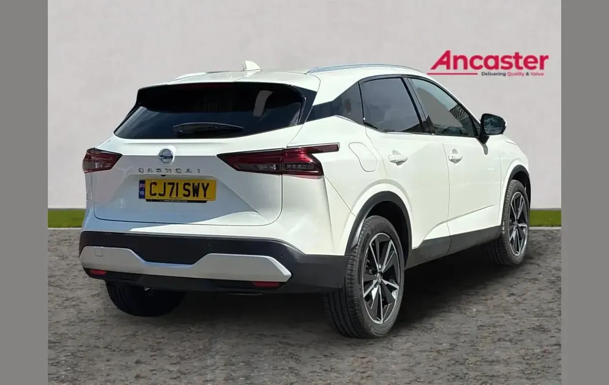 Used Nissan Qashqai Tekna 155 HP (114 kW) 2021 White SUV