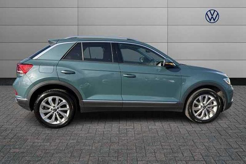 Used VW T-Roc Style 150 HP (110 kW) 2025 Blue SUV