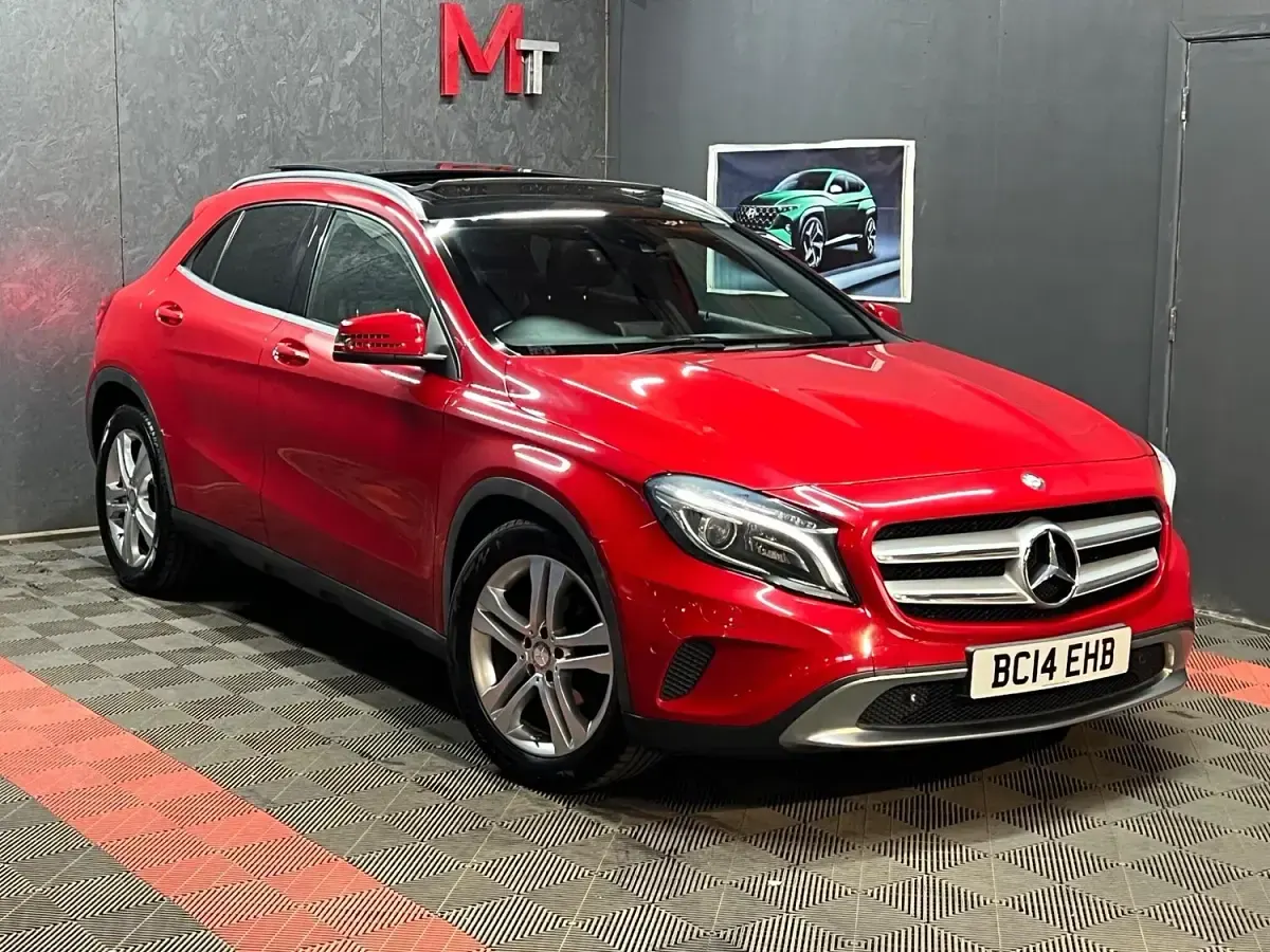 Used Mercedes GLA200 Premium 2014 Red SUV