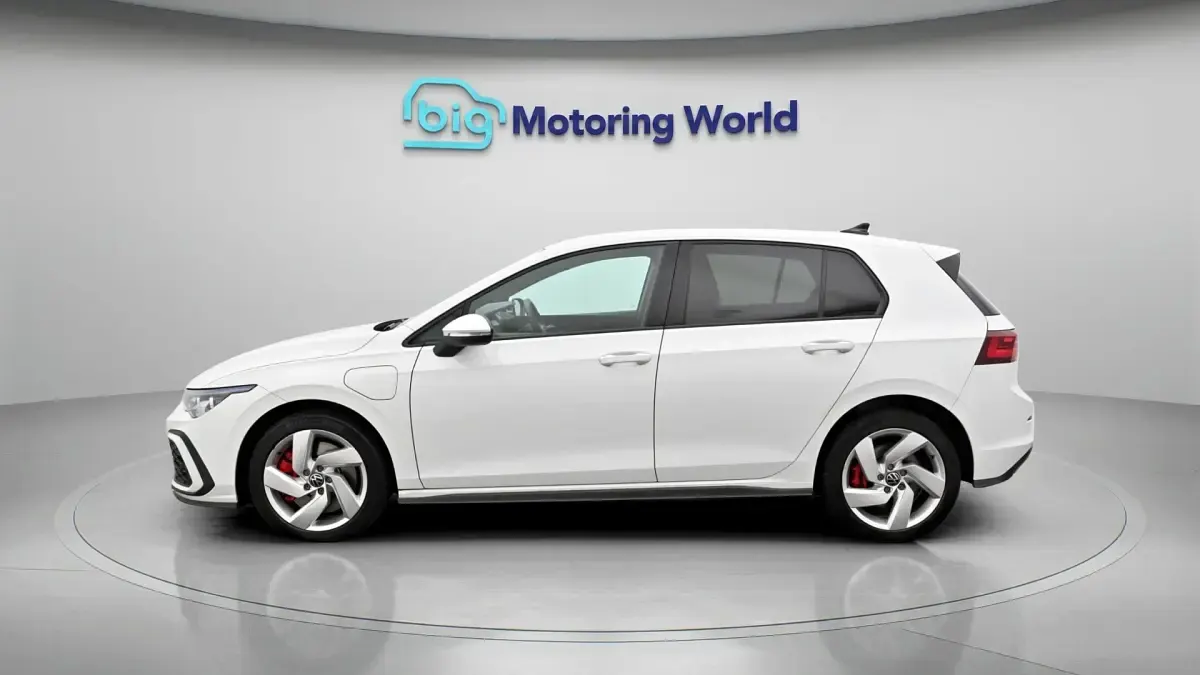 Used VW Golf VIII GTE 242 HP (177 kW) 2021