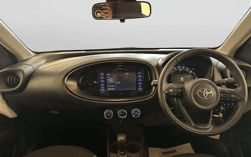 Used Toyota Aygo X PURE 72 HP (52 kW) 2025 SUV