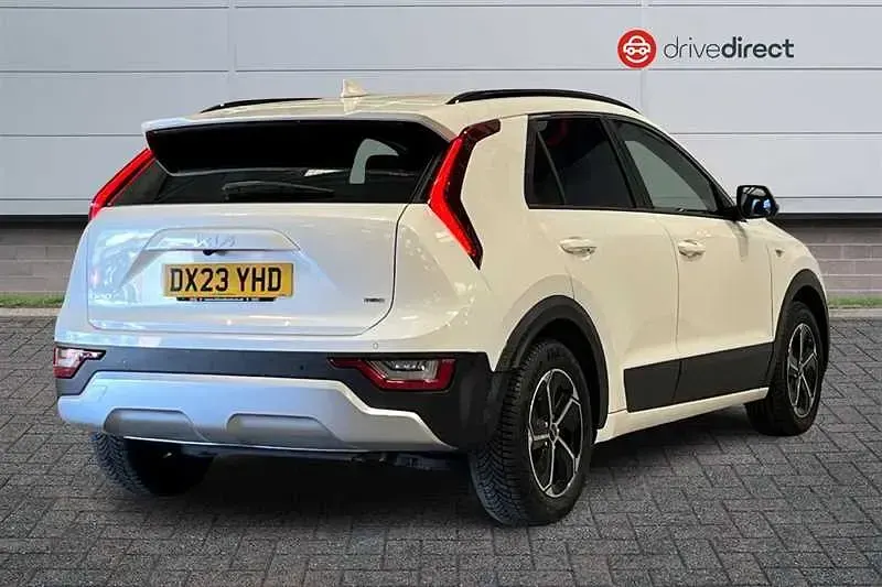 Used Kia Niro 2023 White SUV
