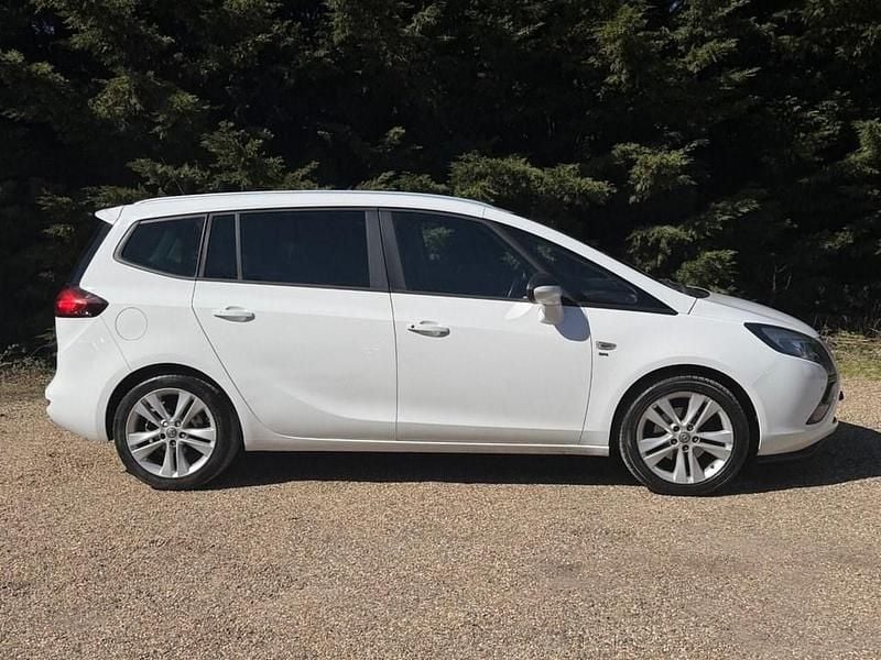 Used Vauxhall Zafira SRi 136 HP (100 kW) 2015 White MPV