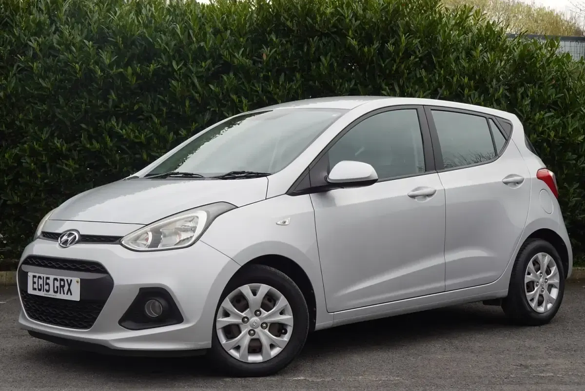 Used Hyundai i10 SE 87 HP (63 kW) 2015 Silver Hatchback