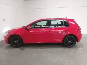 Used VW Golf VII SE 125 HP (91 kW) 2017 Red Hatchback
