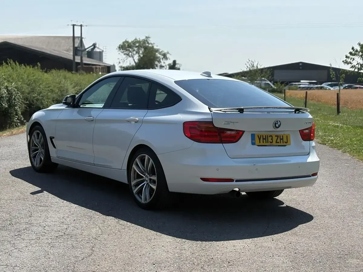 Used BMW 320 Gran Turismo Sport Line 184 HP (135 kW) 2013 White Coupe
