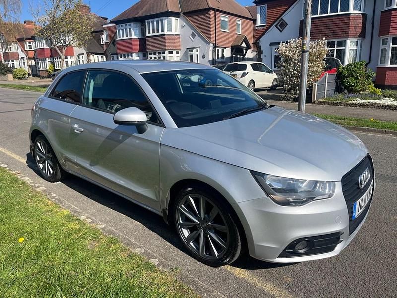 Usado Audi A1 Sport 86 CV (63 kW) 2011 Plateado Utilitario