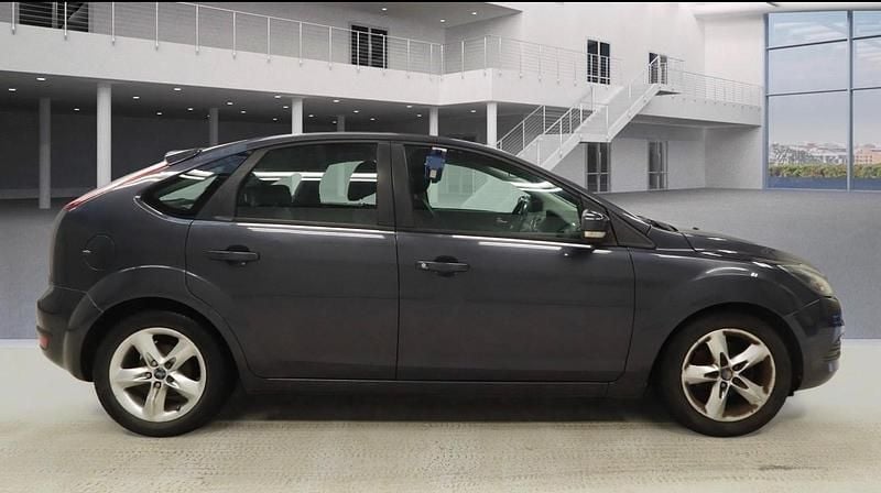 Used Ford Focus Zetec 2009 Grey Hatchback