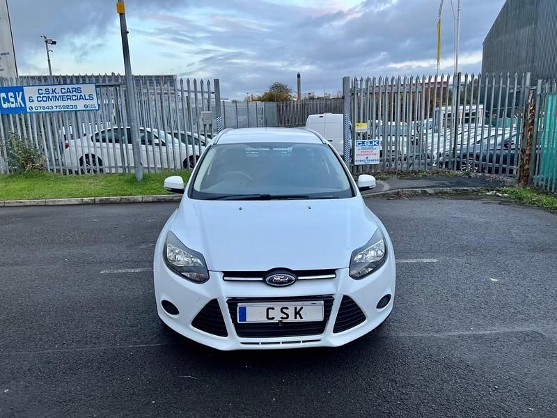 Used Ford Focus 115 HP (84 kW) 2014 White Estate