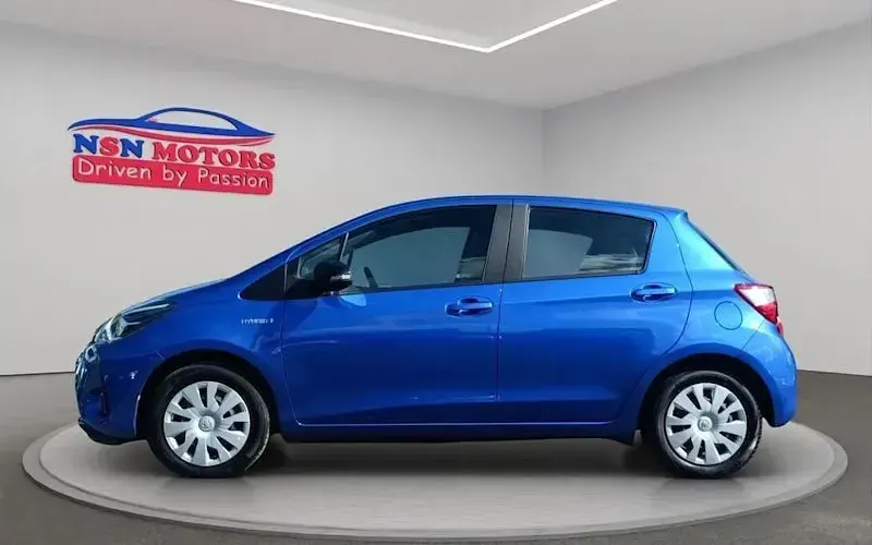 Used Toyota Yaris Hybrid Active 101 HP (74 kW) 2019 Hatchback