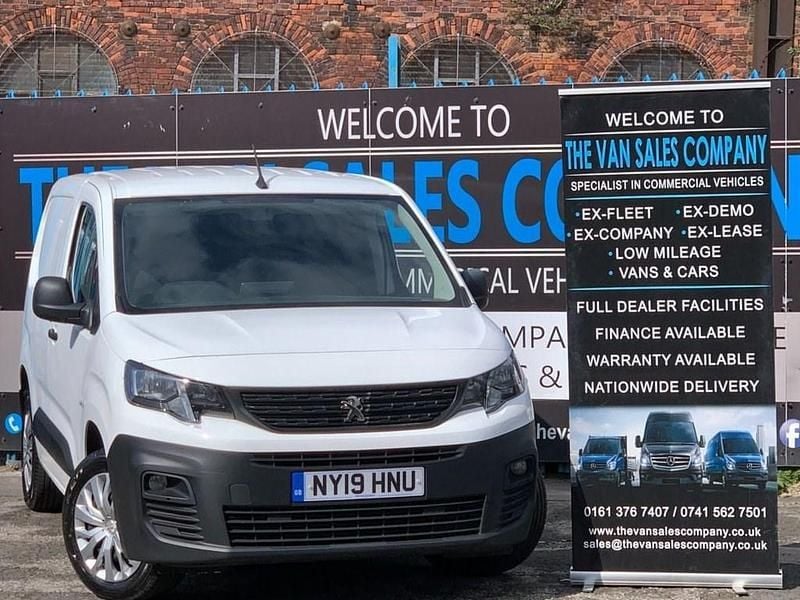White Used 2019 Peugeot Partner MPV | £7,544 (Good price) - Image 1/4