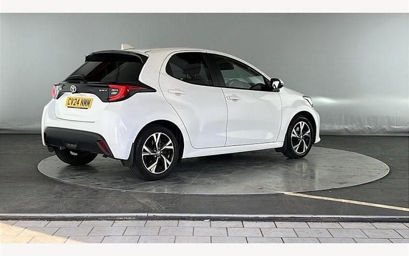 Used Toyota Yaris Hybrid Design 116 HP (85 kW) 2026 Hatchback