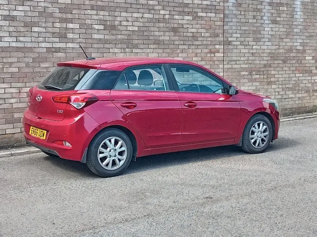 Used Hyundai i20 SE 2017 Red Hatchback