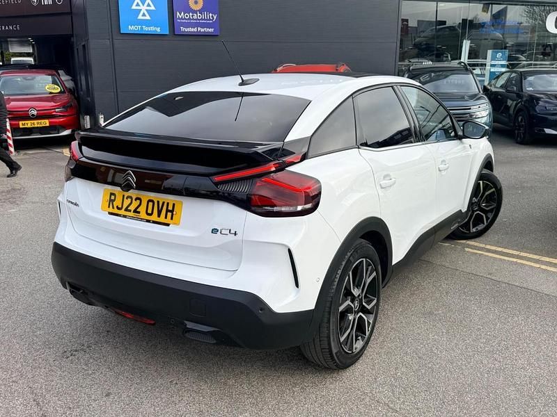 Used Citroën e-C4 Shine 98 kW (134 HP) 2022 White Hatchback