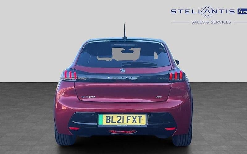 Used Peugeot e-208 Premium 100 kW (136 HP) 2021 Red Hatchback