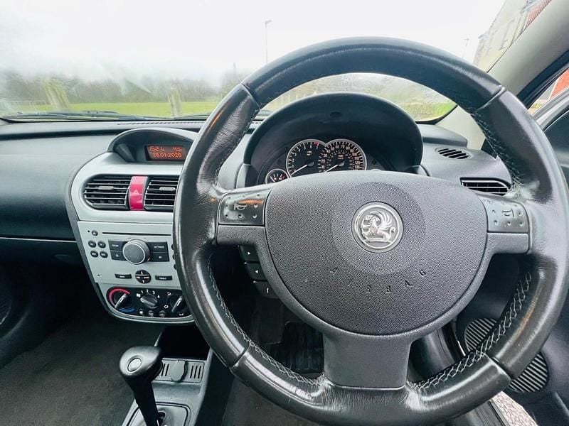 Used Vauxhall Corsa Design Edition 2004 Silver Hatchback