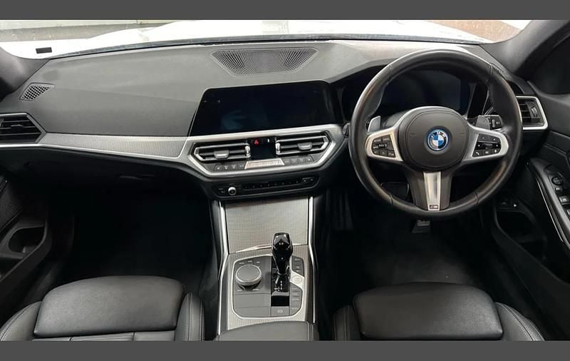 Used BMW 330e M Sport 288 HP (211 kW) 2022 White Estate