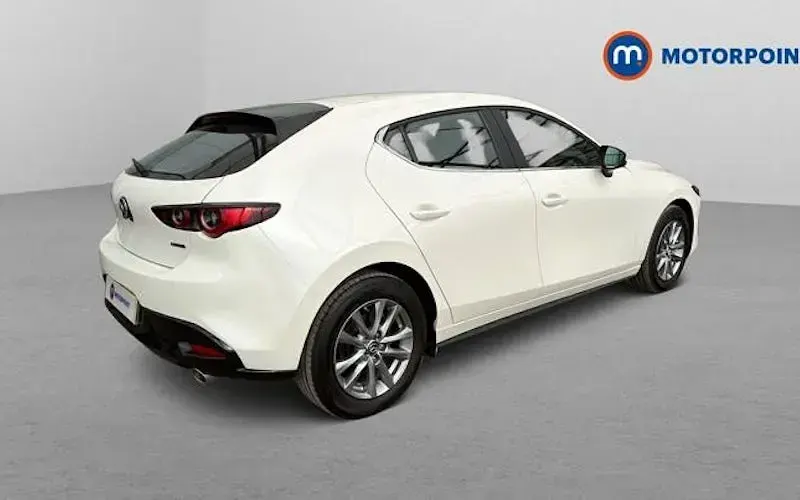 Used Mazda 3 Prime-Line 140 HP (102 kW) 2025 White Hatchback