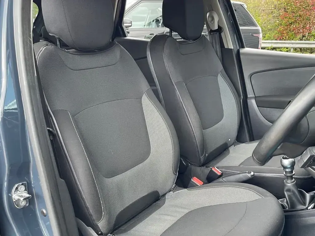 Used Renault Captur Dynamique 110 HP (80 kW) 2017 Blue SUV
