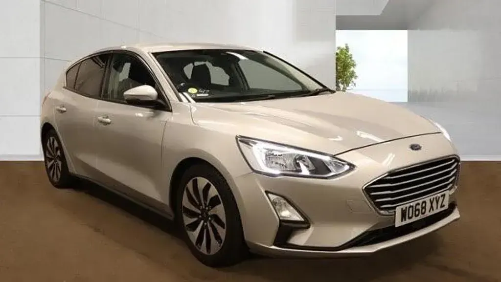 Used Ford Focus Zetec 101 HP (74 kW) 2019 Silver Hatchback