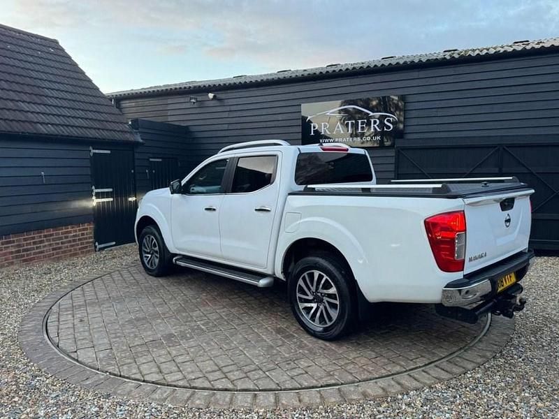 Used Nissan Navara Tekna 190 HP (139 kW) 2018 White Pickup