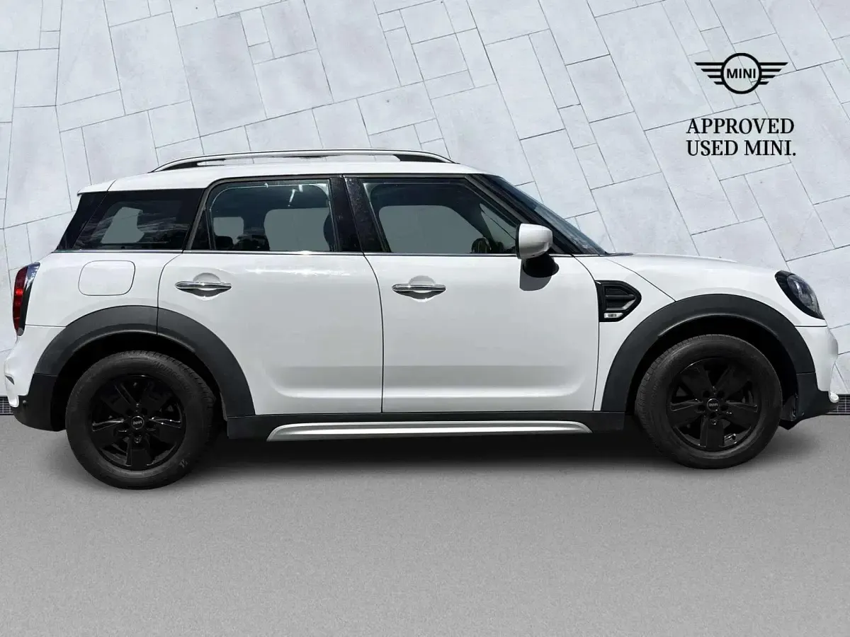 Used Mini Cooper Countryman Classic 134 HP (98 kW) 2019 White SUV