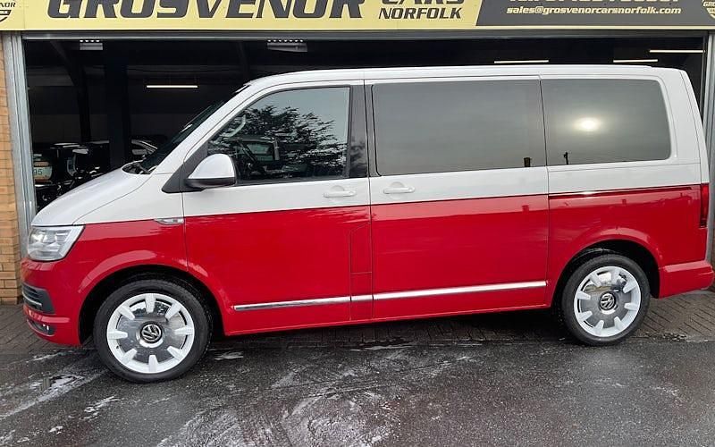 Used VW Caravelle Generation Six 204 HP (150 kW) 2016 Red MPV