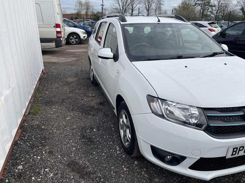 Used Dacia Logan MCV Lauréate 90 HP (66 kW) 2016 White Estate