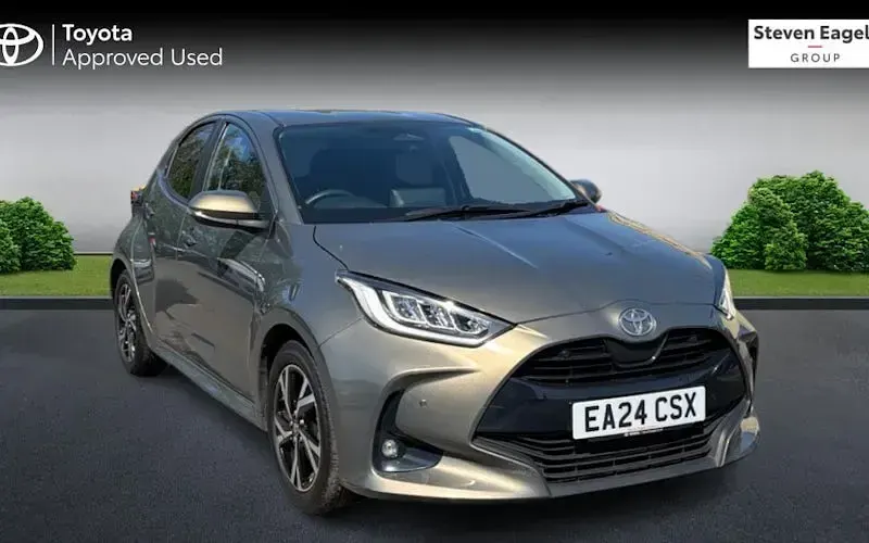Usado Toyota Yaris Hybrid Design 116 CV (85 kW) 2026 Utilitario