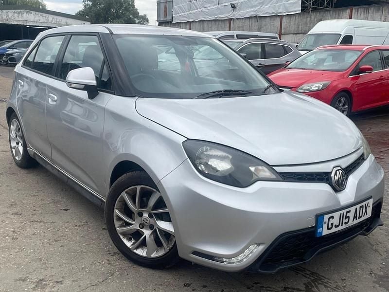 Silver Used 2015 MG MG3 Hatchback | £2,645 (Good price) - Image 1/4