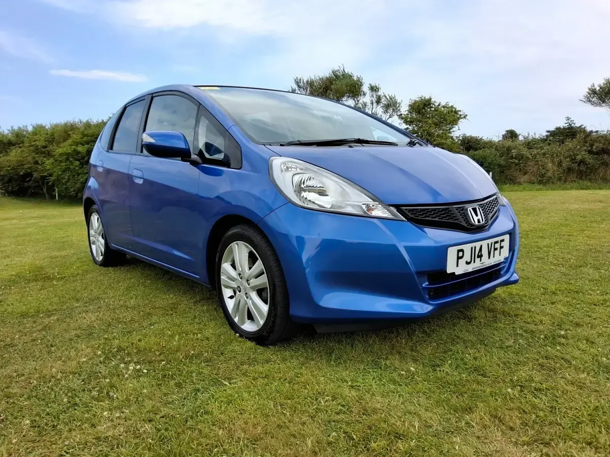 Used Honda Jazz ES 2014 Blue Hatchback