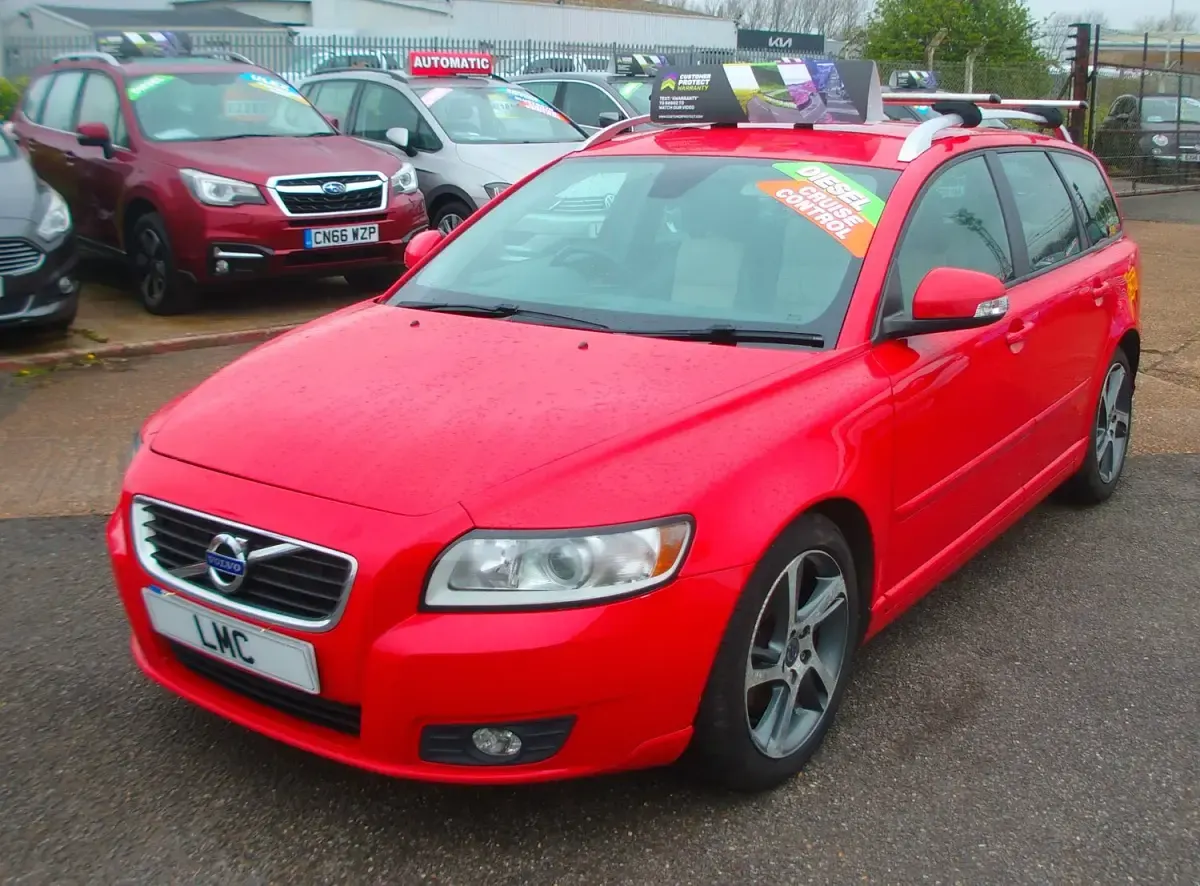 Used Volvo V50 SE Lux 115 HP (84 kW) 2011 Red Estate
