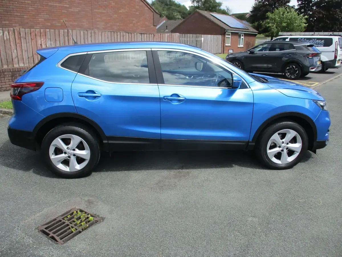 Used Nissan Qashqai Acenta 2018 Blue SUV