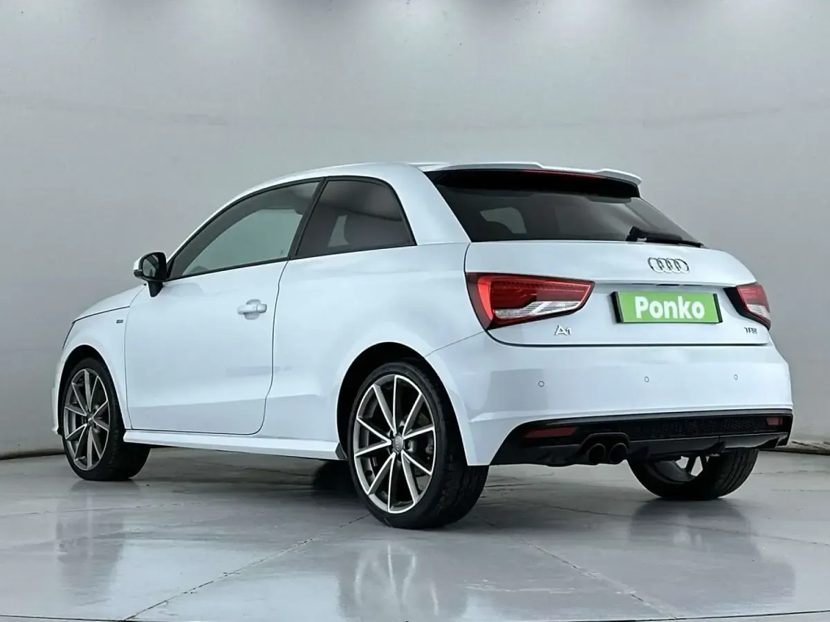 Begagnad Audi A1 Black Edition 150 HK (110 kW) 2018 Vit Halvkombi