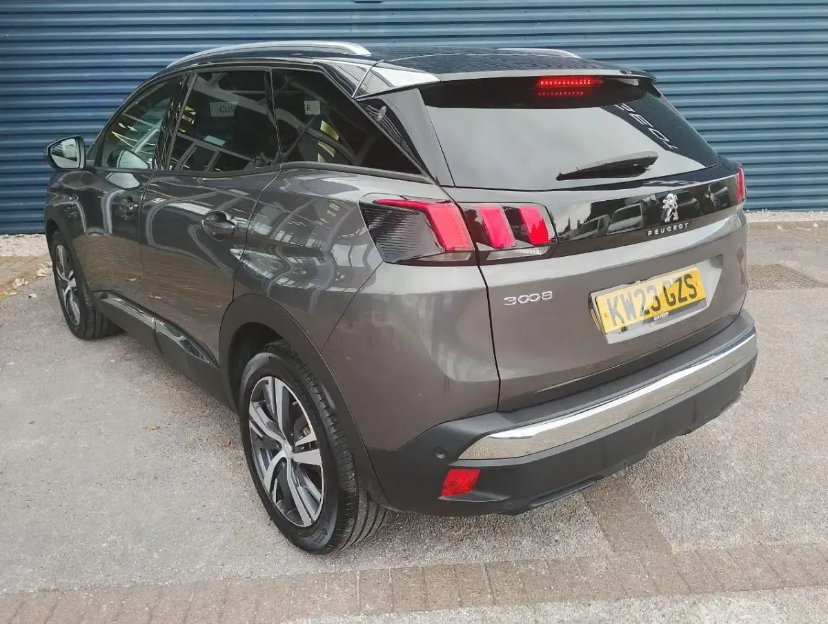Used Peugeot 3008 Allure+ 129 HP (94 kW) 2023 Grey SUV