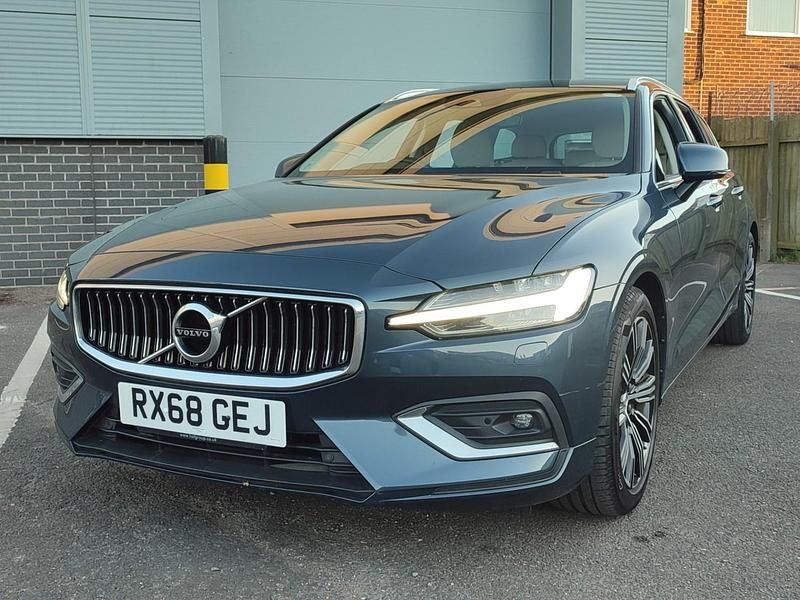 Used Volvo V60 Inscription 150 HP (110 kW) 2018 Blue Estate