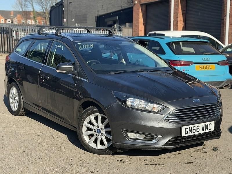 Used Ford Focus Titanium 125 HP (91 kW) 2017 Grey Estate