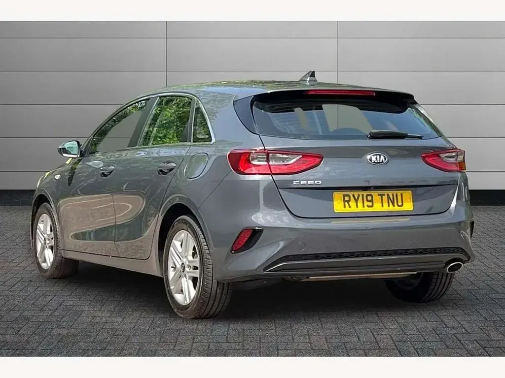 Used Kia Ceed 118 HP (86 kW) 2019 Grey Hatchback