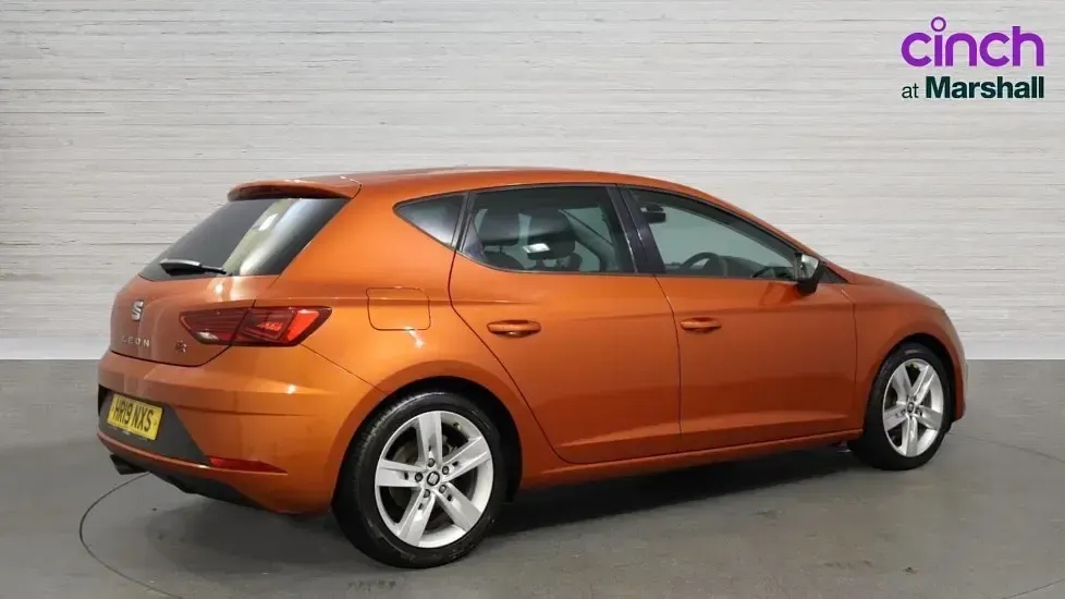 Used Seat Leon FR 150 HP (110 kW) 2019 Eclipse orange