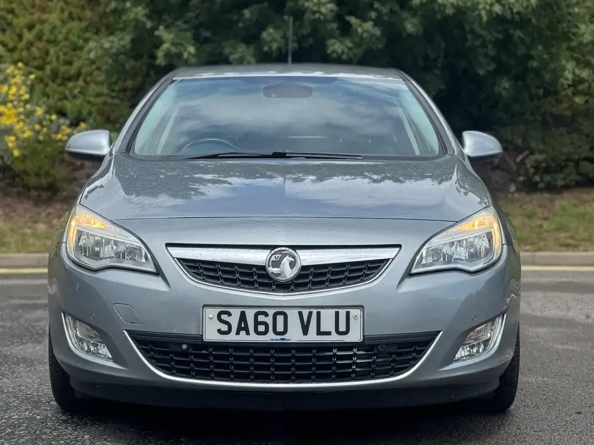 Used Vauxhall Astra 2011 Silver Hatchback