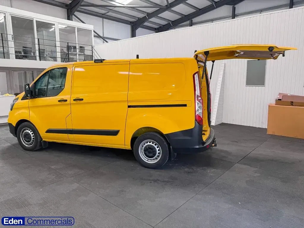 Used Ford Transit Custom 130 HP (95 kW) 2022 Yellow Van