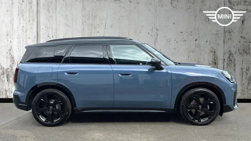 Used Mini Countryman 215 HP (158 kW) 2025 Blue SUV