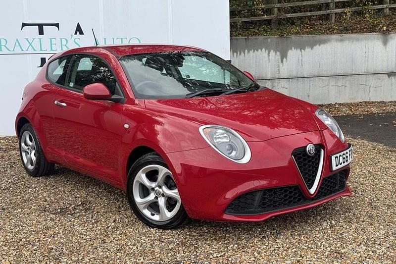 Used Alfa Romeo MiTo 105 HP (77 kW) 2016 Red Hatchback