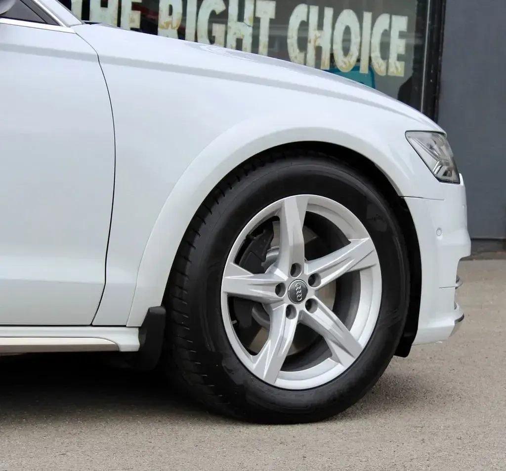 Used Audi A6 Allroad Sport 320 HP (235 kW) 2017 White Estate